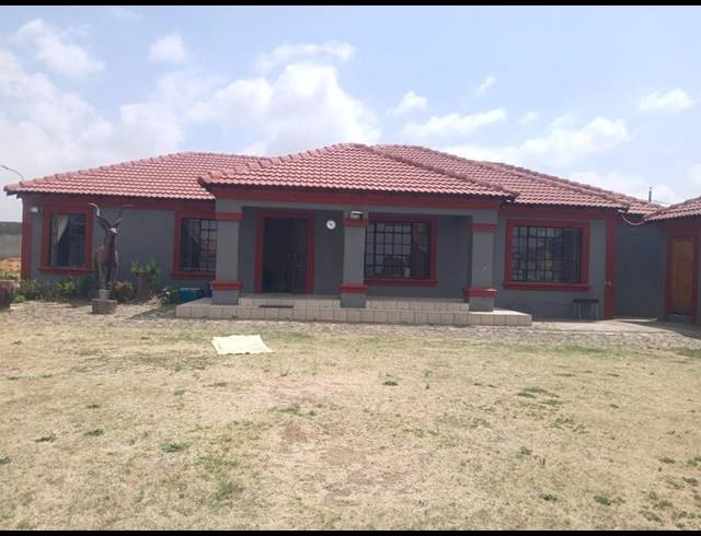 3 BEDROOM HOUSE FOR SALE IN EIKE PARK